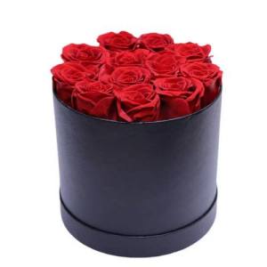12 roses in round box